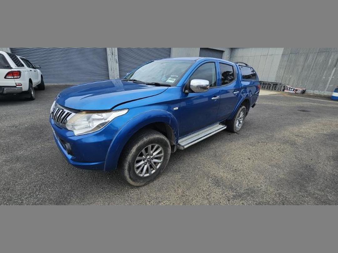 Photo '3' of Mitsubishi Triton D/CAB Glxr