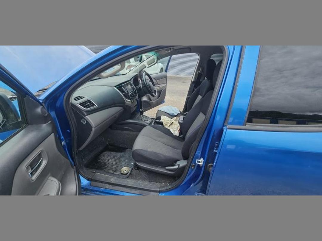 Photo '11' of Mitsubishi Triton D/CAB Glxr