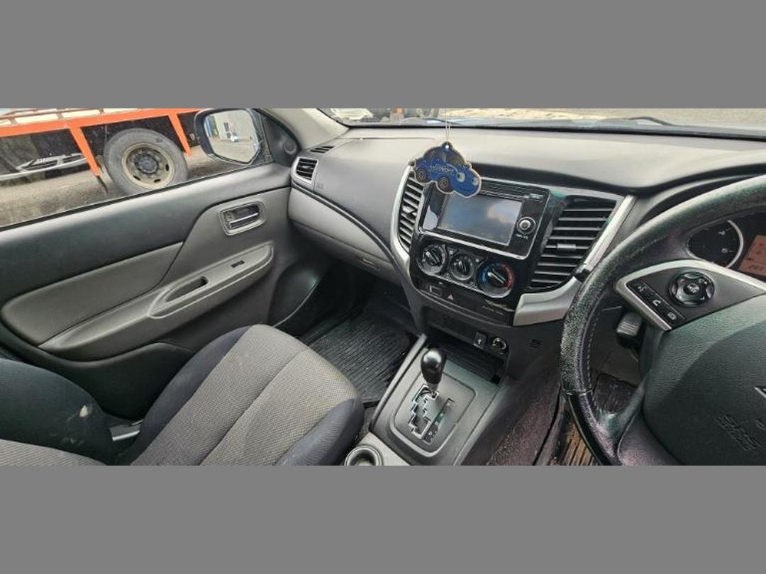 Photo '22' of Mitsubishi Triton D/CAB Glxr