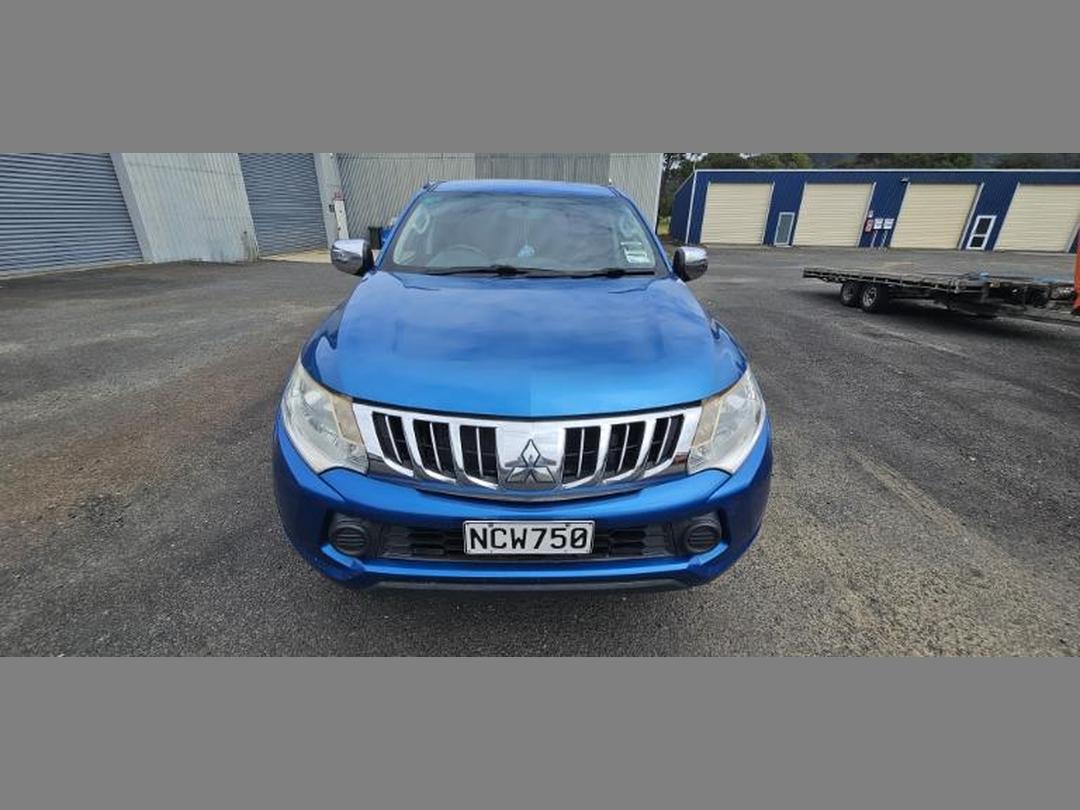 Photo '6' of Mitsubishi Triton D/CAB Glxr