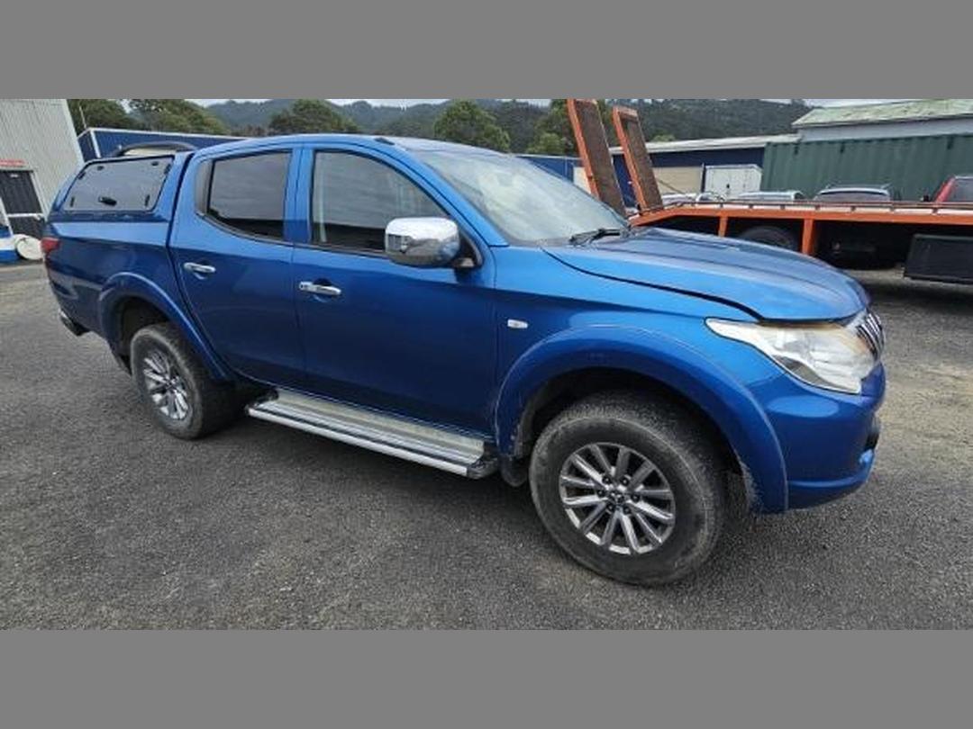 Photo '7' of Mitsubishi Triton D/CAB Glxr