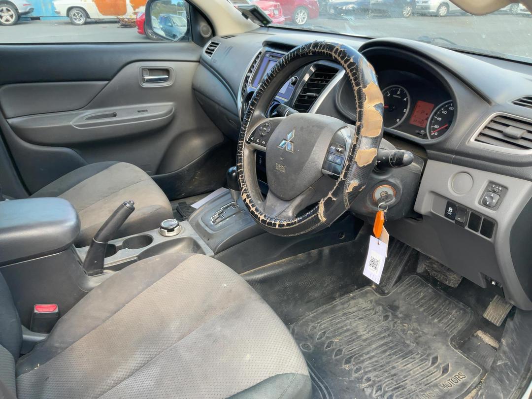 Photo '13' of Mitsubishi Triton D/CAB GLX