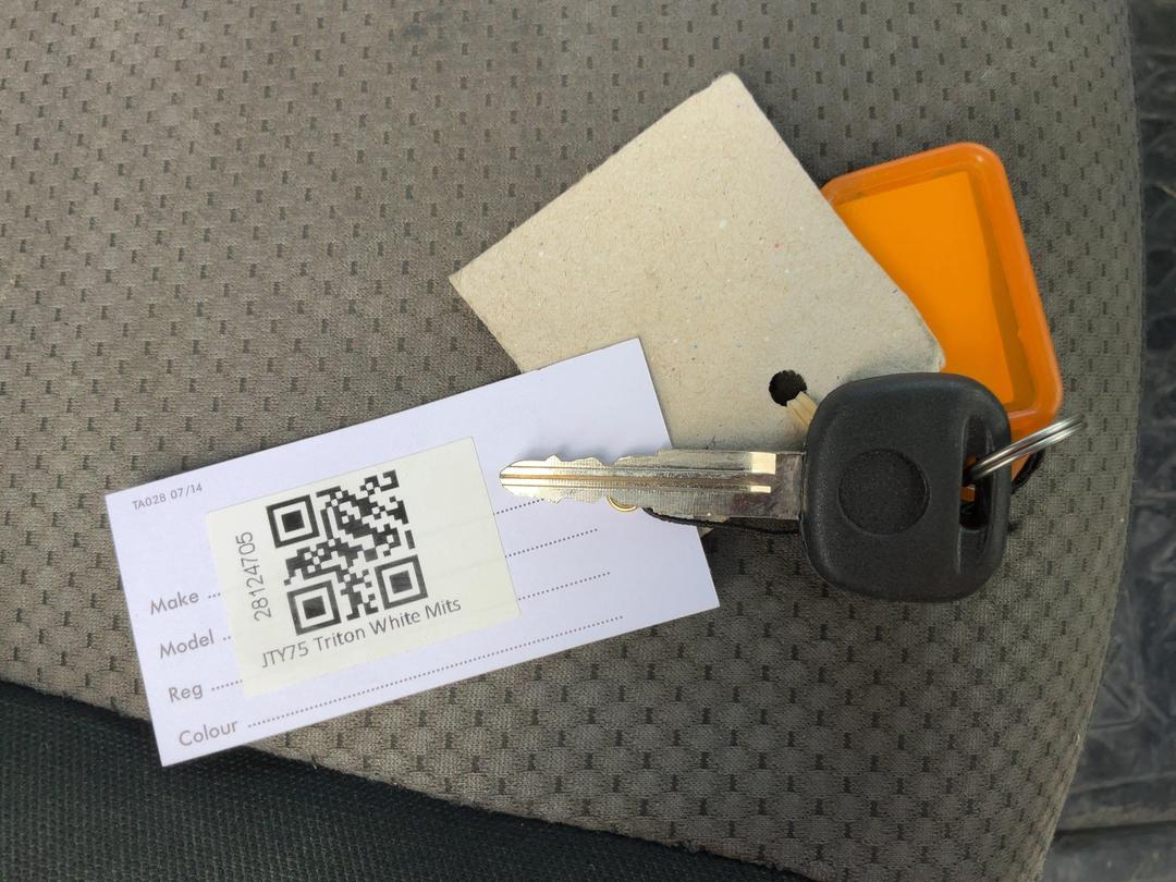 Photo '22' of Mitsubishi Triton D/CAB GLX