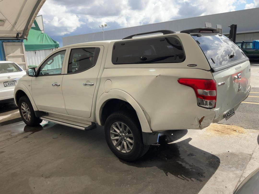 Photo '12' of Mitsubishi Triton D/CAB Glxr