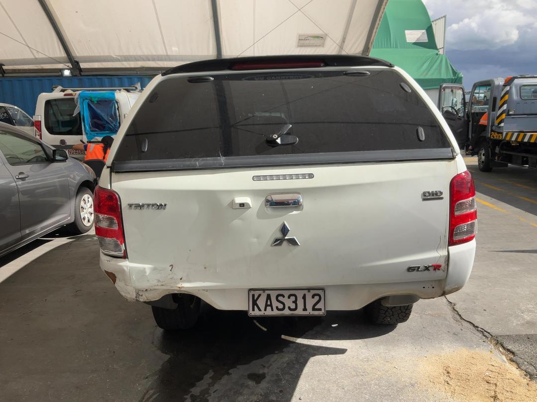 Photo '14' of Mitsubishi Triton D/CAB Glxr