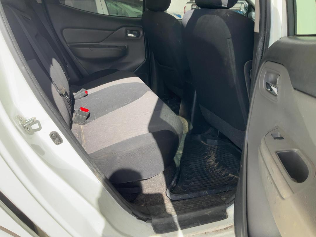 Photo '19' of Mitsubishi Triton D/CAB Glxr