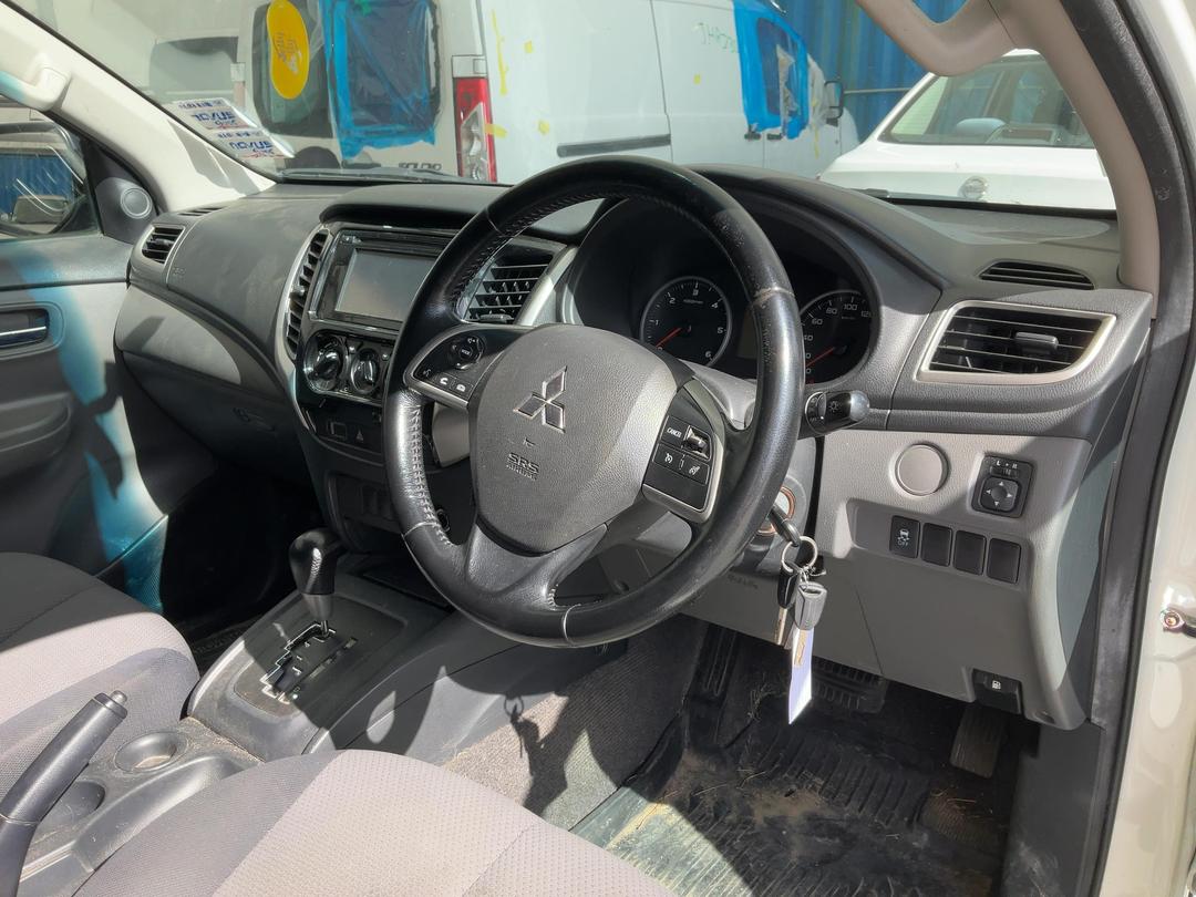 Photo '21' of Mitsubishi Triton D/CAB Glxr