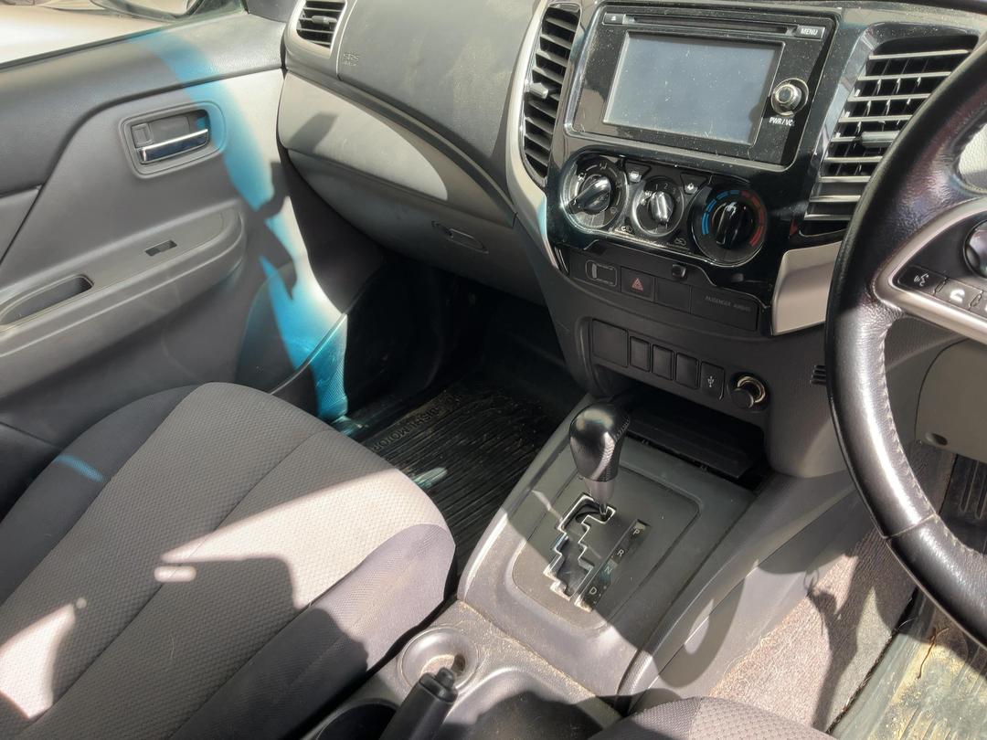 Photo '22' of Mitsubishi Triton D/CAB Glxr