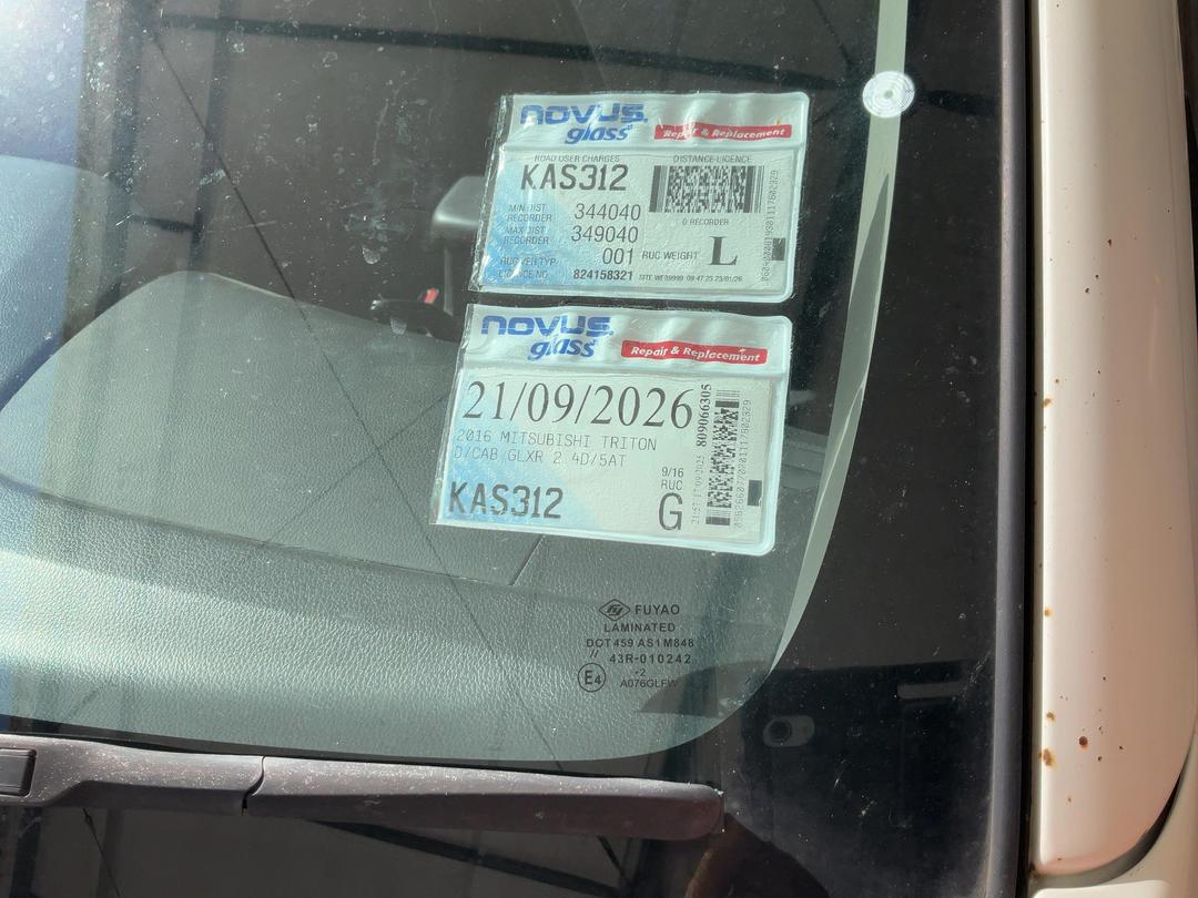 Photo '29' of Mitsubishi Triton D/CAB Glxr