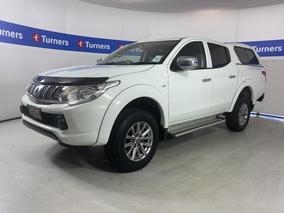 Photo '4' of Mitsubishi Triton