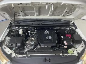 Photo '13' of Mitsubishi Triton