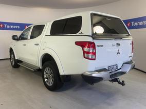 Photo '5' of Mitsubishi Triton