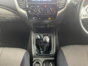 Photo '18' of Mitsubishi Triton