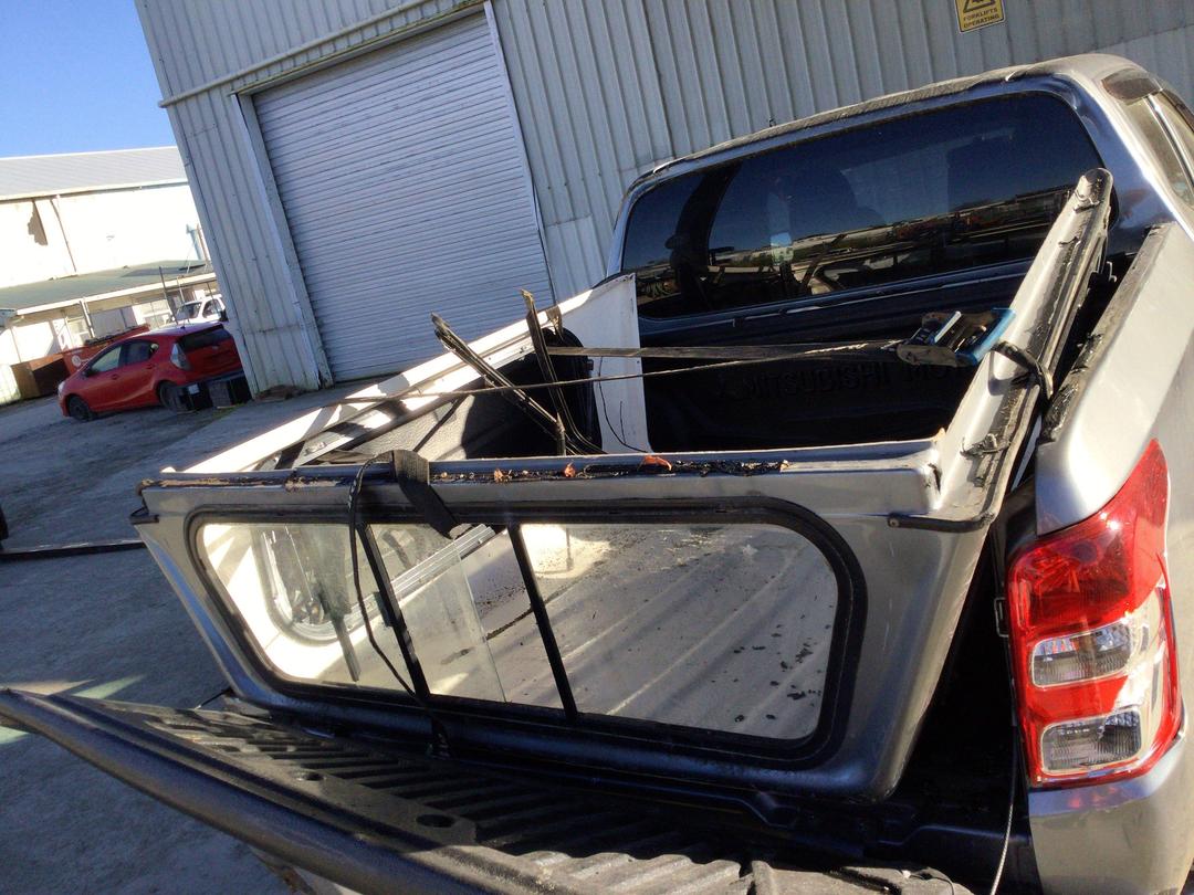 Photo '15' of Mitsubishi Triton D/CAB Glxr Photo '15' of Mitsubishi Triton D/CAB Glxr