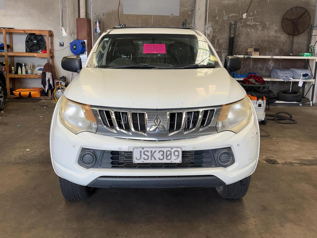 Photo '2' of Mitsubishi Triton D/CAB GLX Photo '2' of Mitsubishi Triton D/CAB GLX
