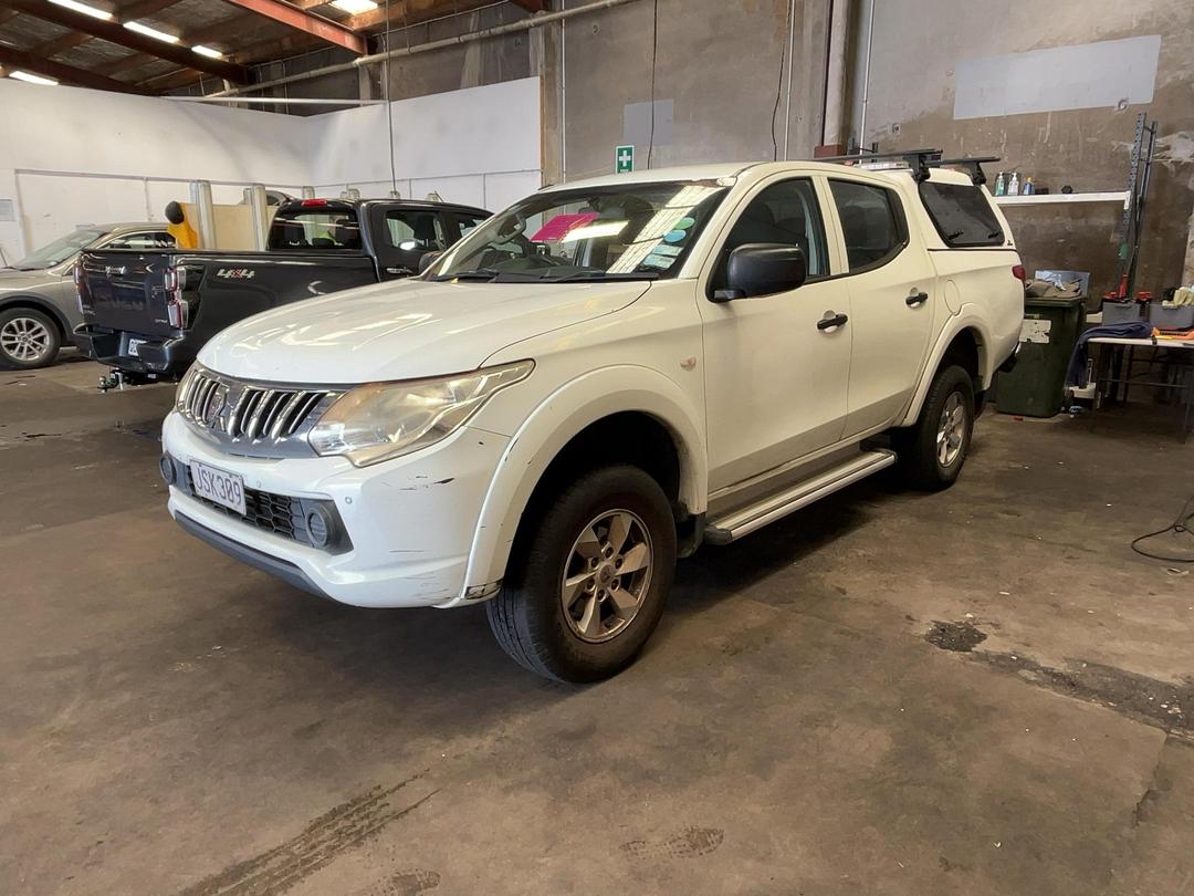 Photo '3' of Mitsubishi Triton D/CAB GLX Photo '3' of Mitsubishi Triton D/CAB GLX