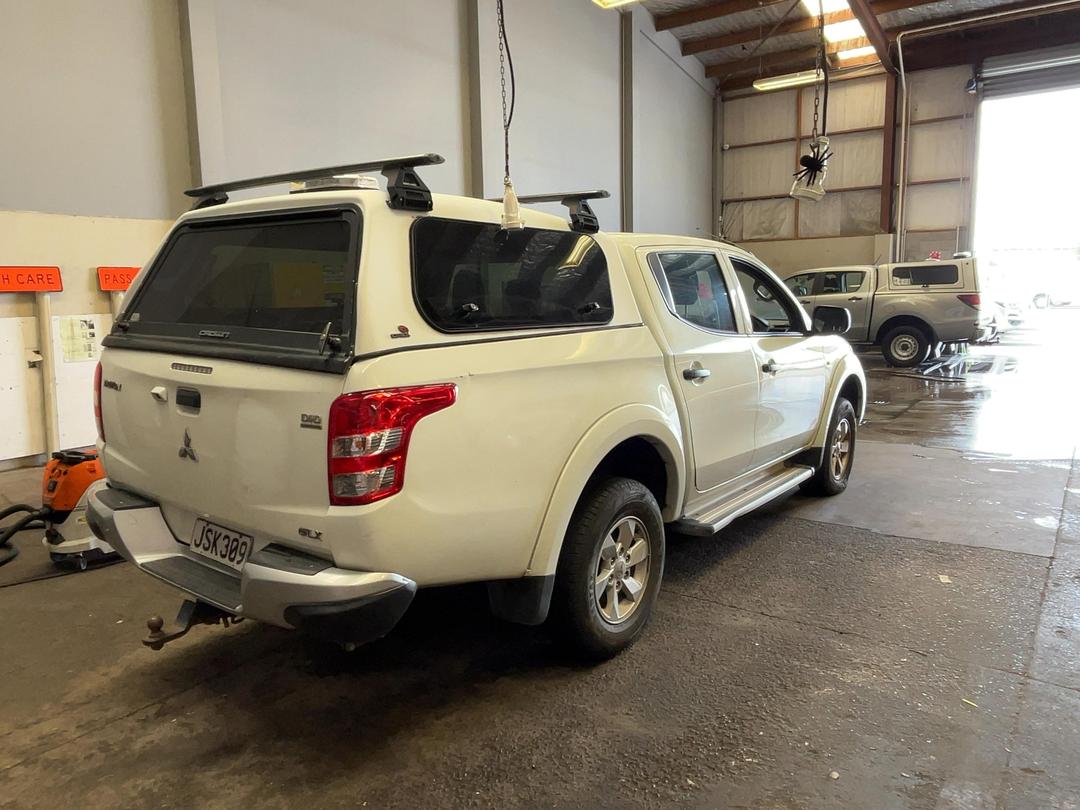 Photo '6' of Mitsubishi Triton D/CAB GLX Photo '6' of Mitsubishi Triton D/CAB GLX