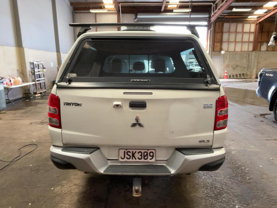 Photo '5' of Mitsubishi Triton D/CAB GLX Photo '5' of Mitsubishi Triton D/CAB GLX