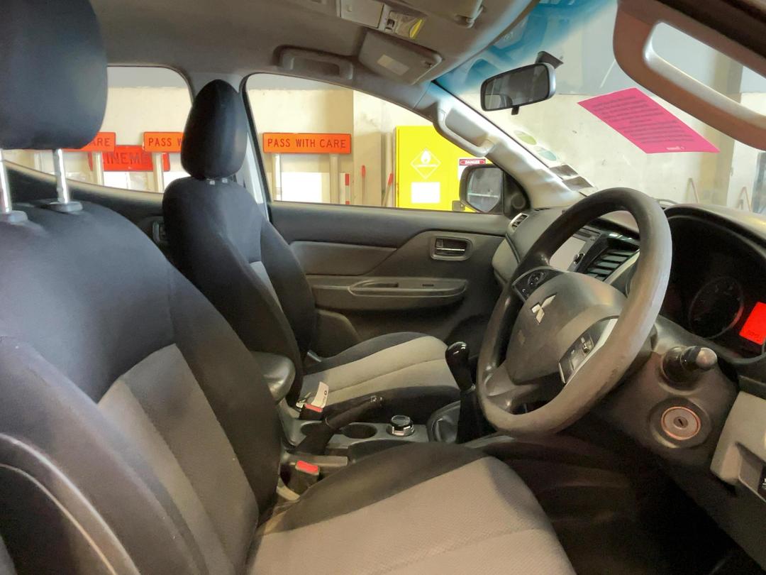 Photo '14' of Mitsubishi Triton D/CAB GLX Photo '14' of Mitsubishi Triton D/CAB GLX
