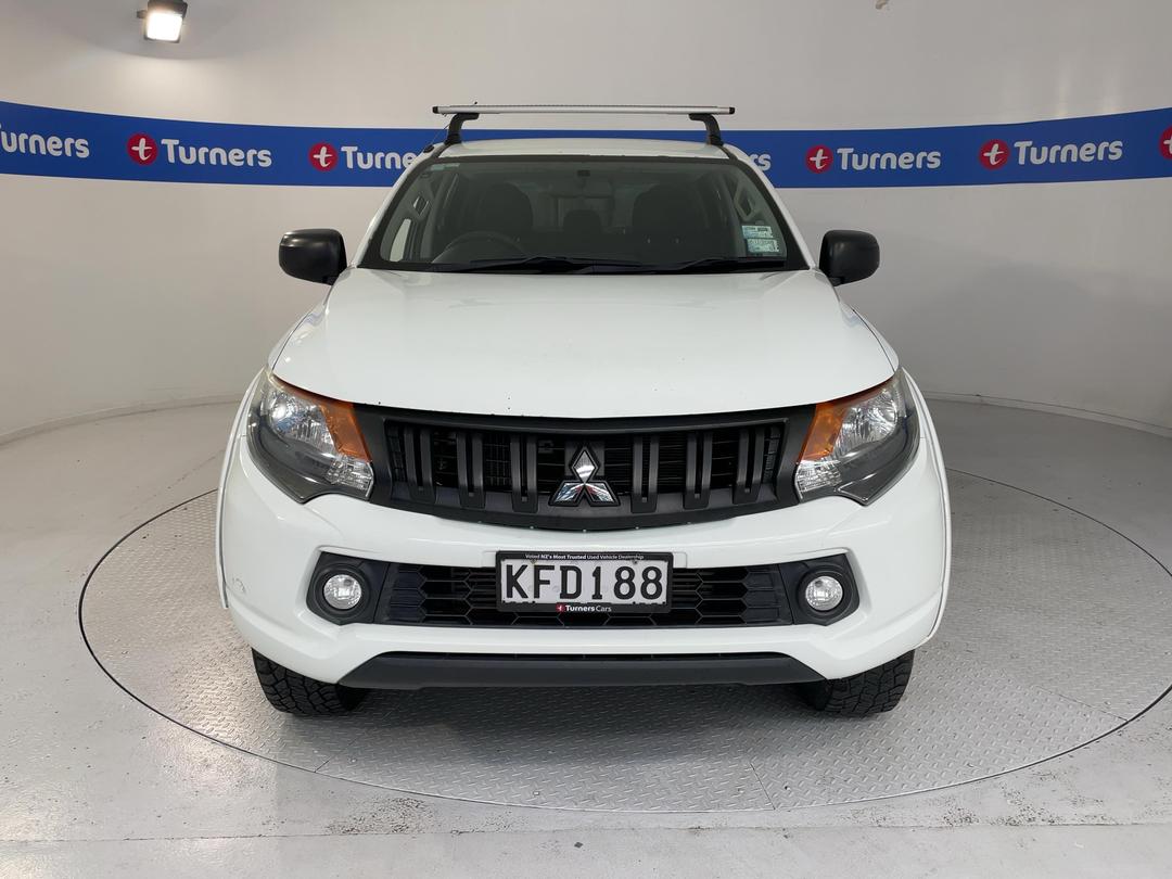 Photo '2' of Mitsubishi Triton
