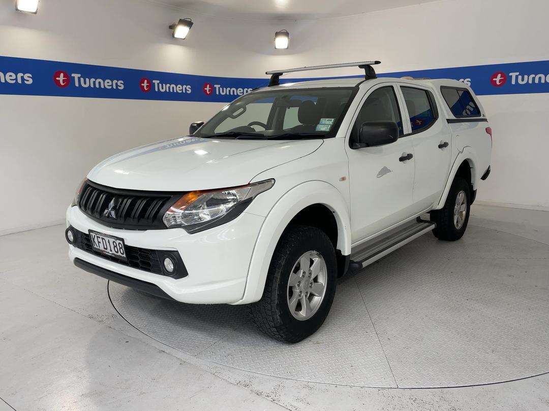 Photo '4' of Mitsubishi Triton
