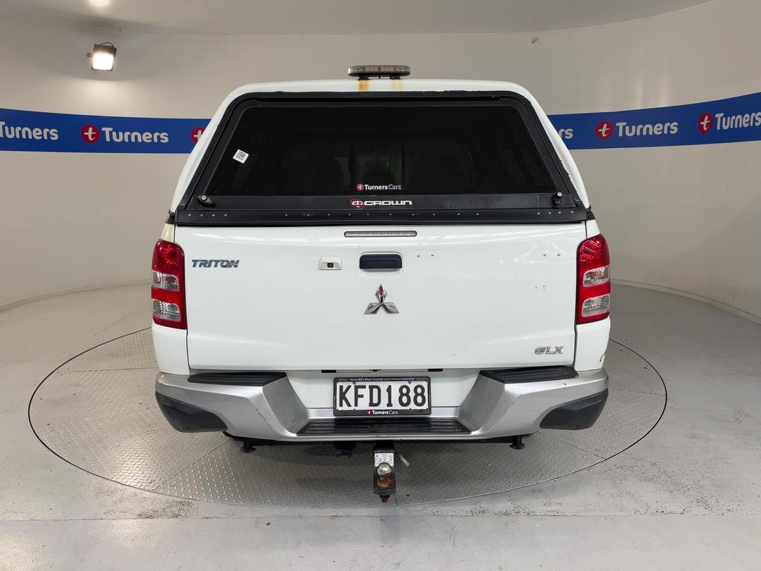 Photo '6' of Mitsubishi Triton