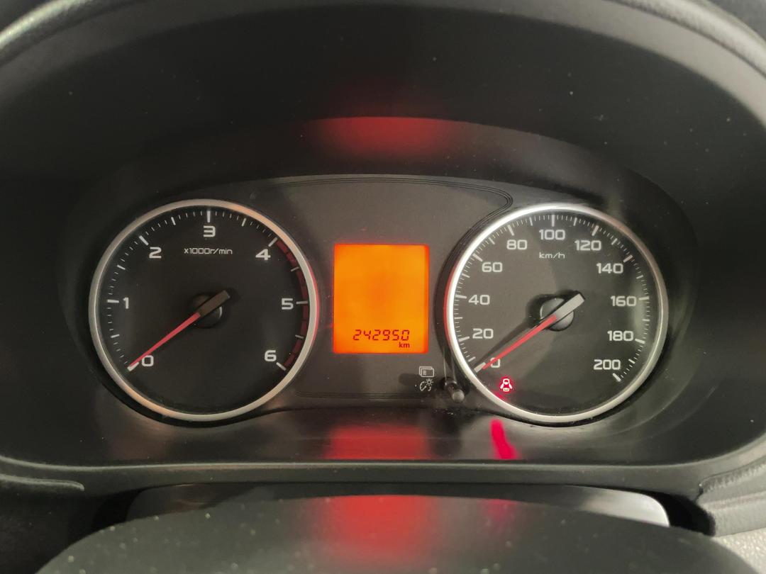 Photo '21' of Mitsubishi Triton