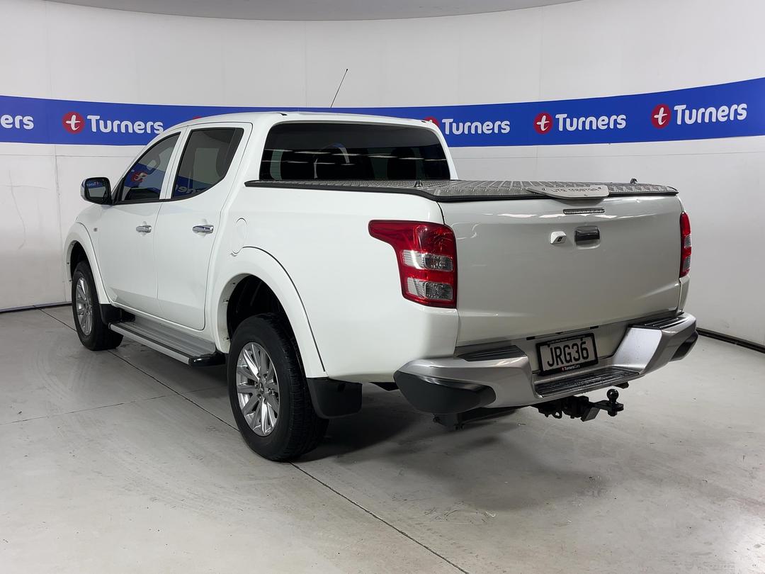 Photo '5' of Mitsubishi Triton