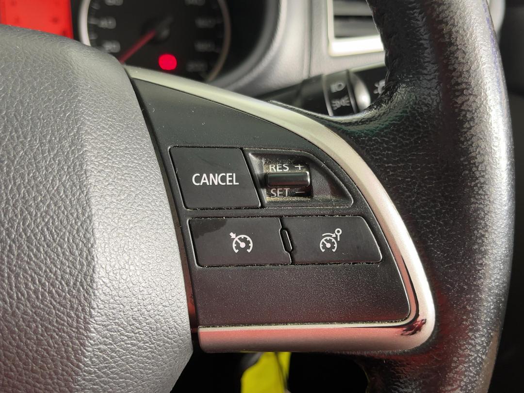 Photo '24' of Mitsubishi Triton