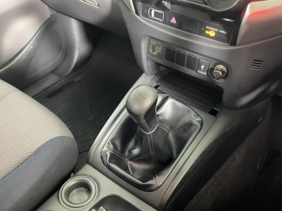 Photo '26' of Mitsubishi Triton