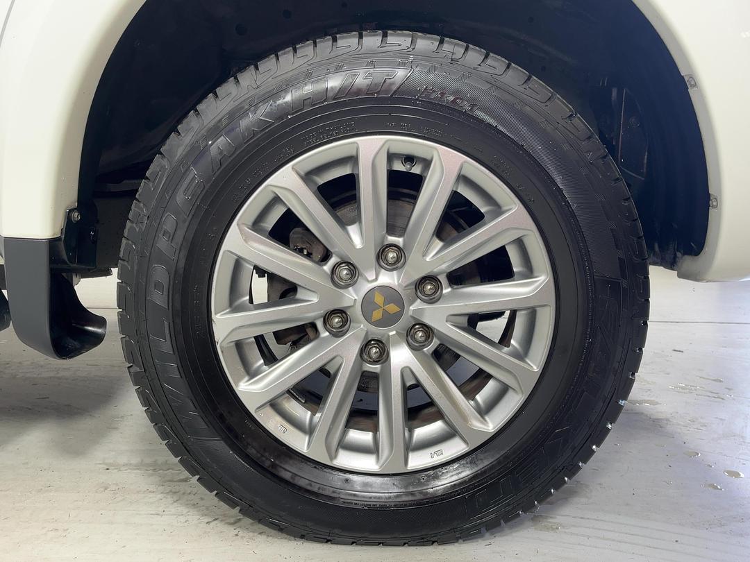 Photo '9' of Mitsubishi Triton