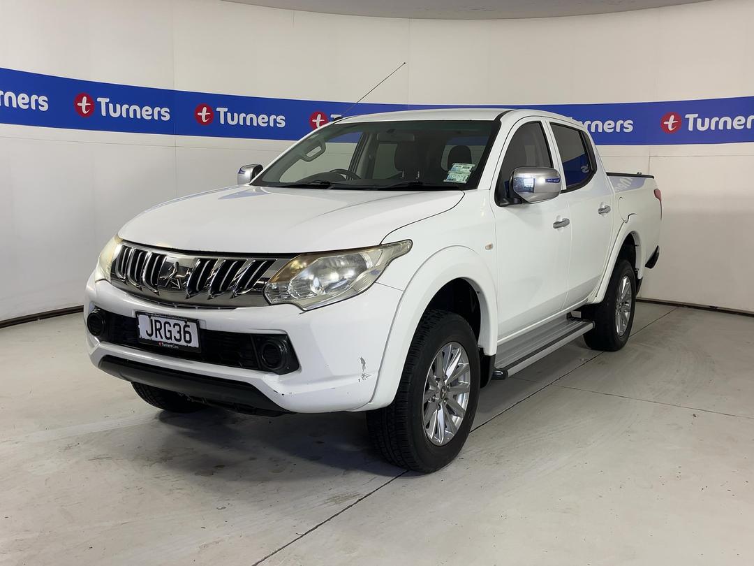 Photo '4' of Mitsubishi Triton