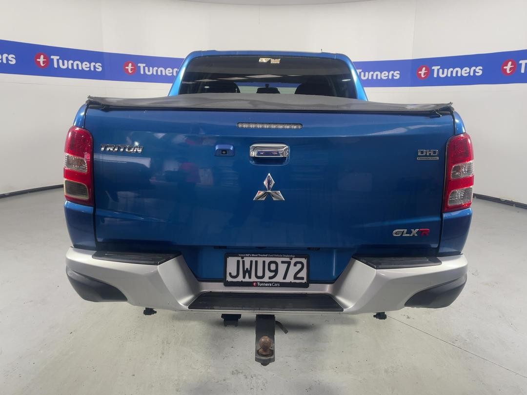 Photo '6' of Mitsubishi Triton