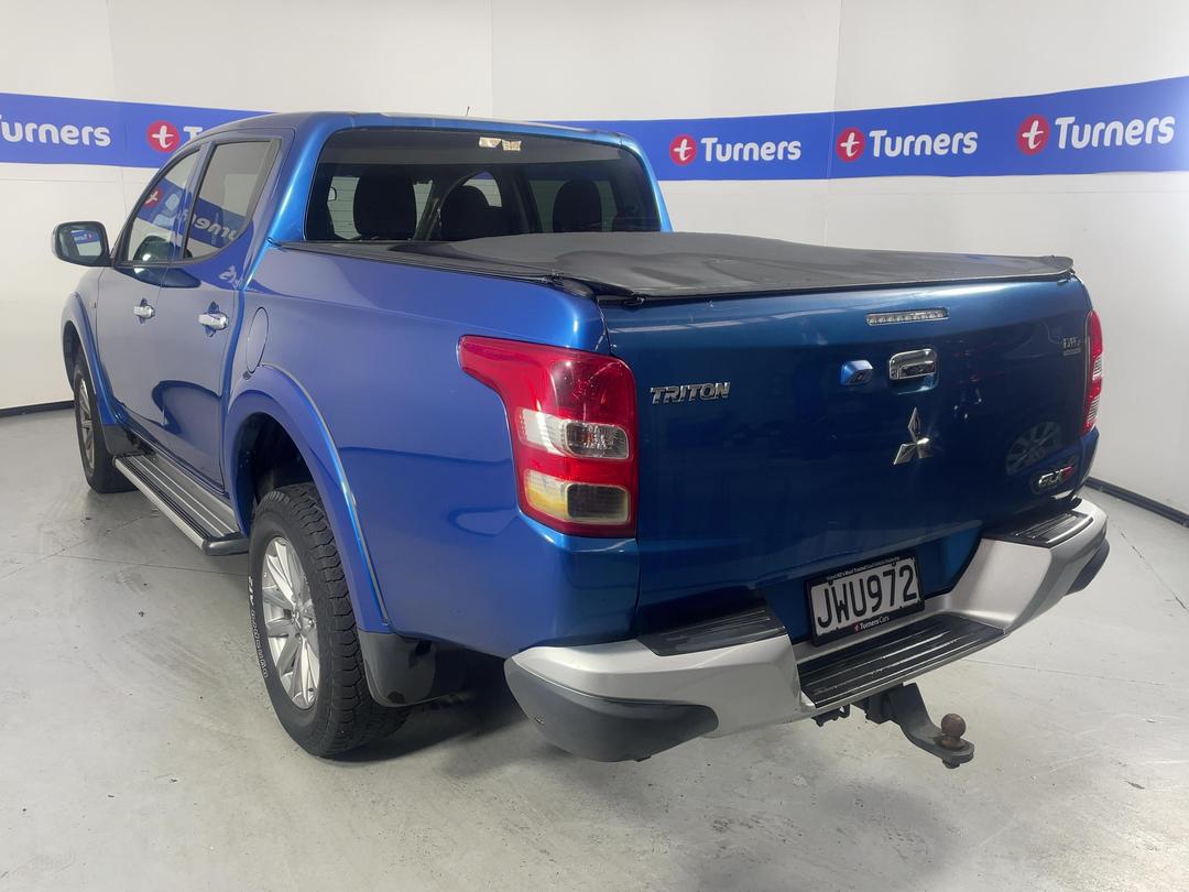 Photo '5' of Mitsubishi Triton