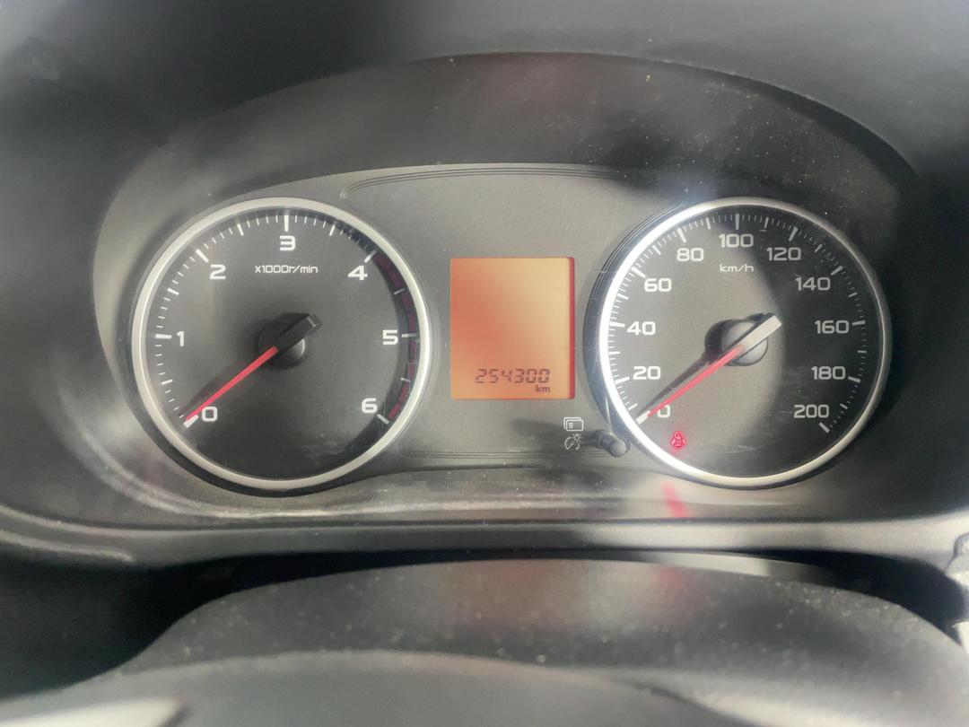 Photo '21' of Mitsubishi Triton