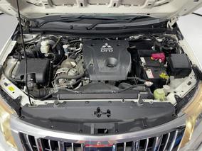 Photo '13' of Mitsubishi Triton