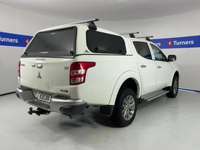 Photo '7' of Mitsubishi Triton