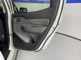 Photo '19' of Mitsubishi Triton