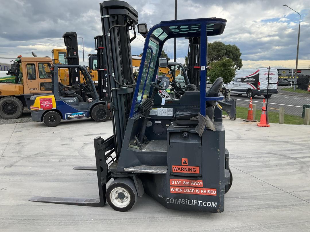 Photo '3' of Mobile Machine Combilift C3000CB Forklift