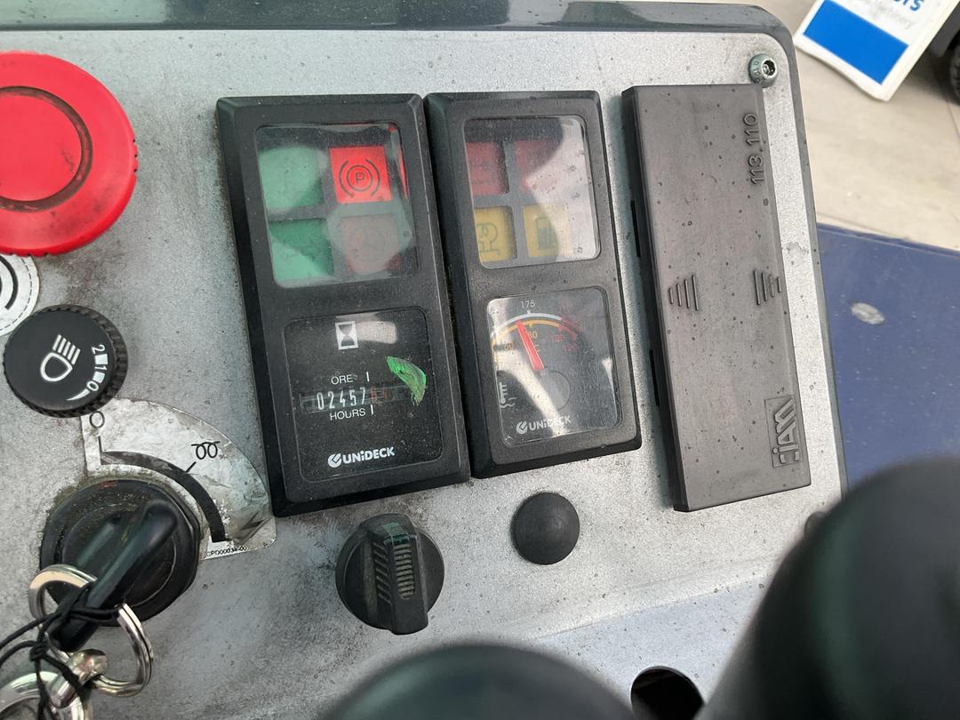 Photo '9' of Mobile Machine Combilift C3000CB Forklift