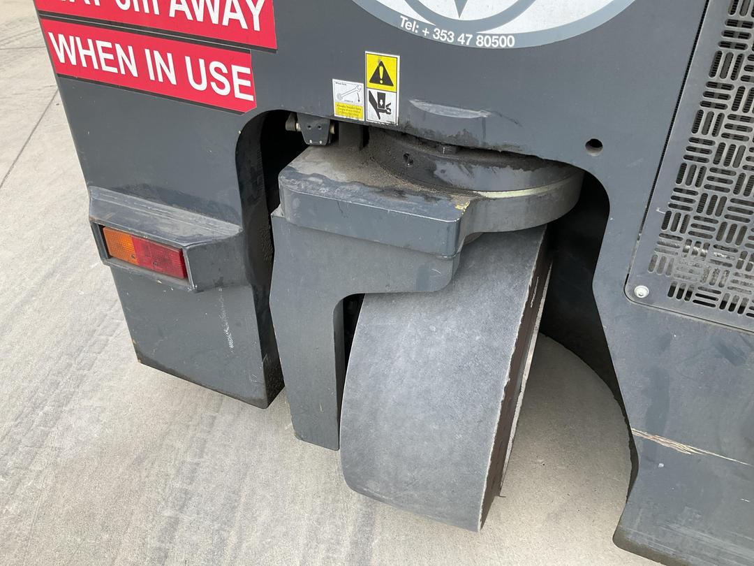 Photo '18' of Mobile Machine Combilift C3000CB Forklift