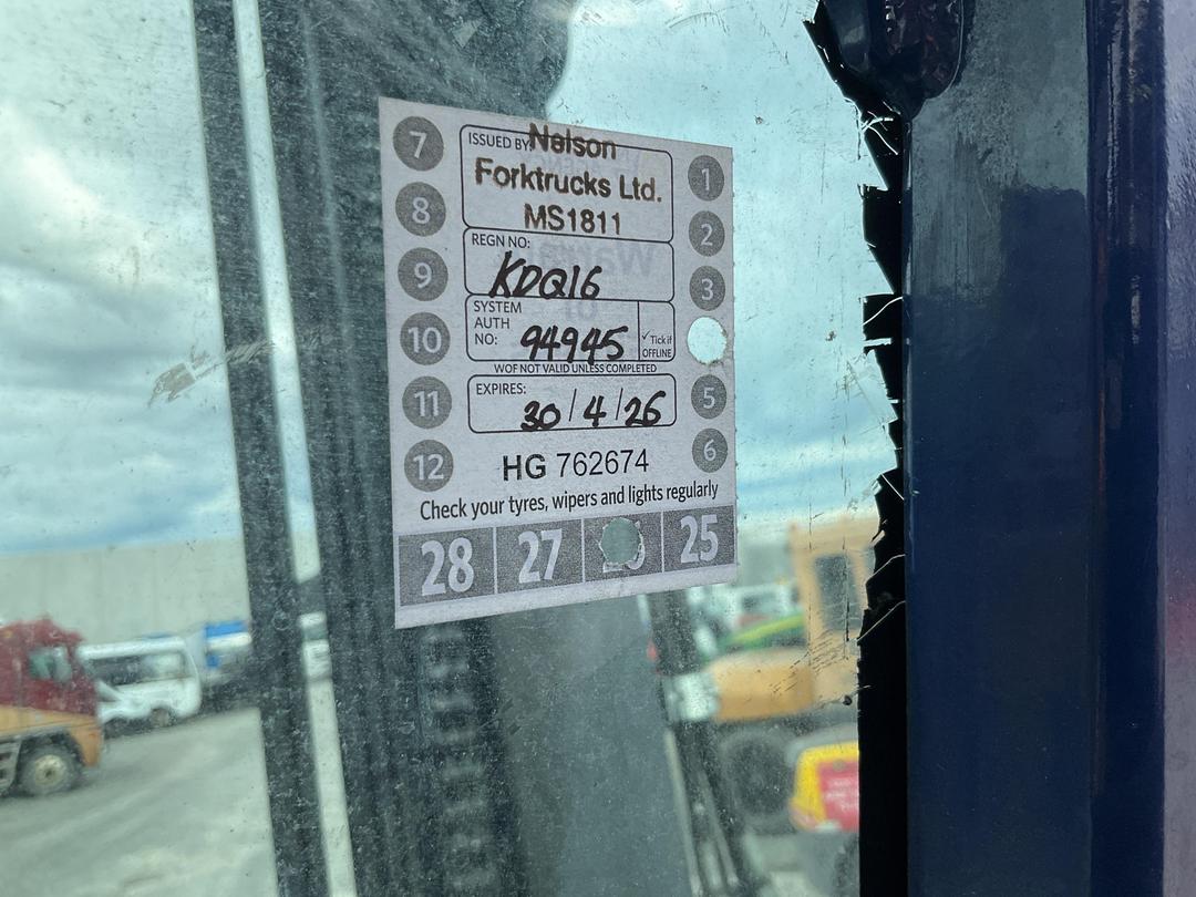 Photo '23' of Mobile Machine Combilift C3000CB Forklift