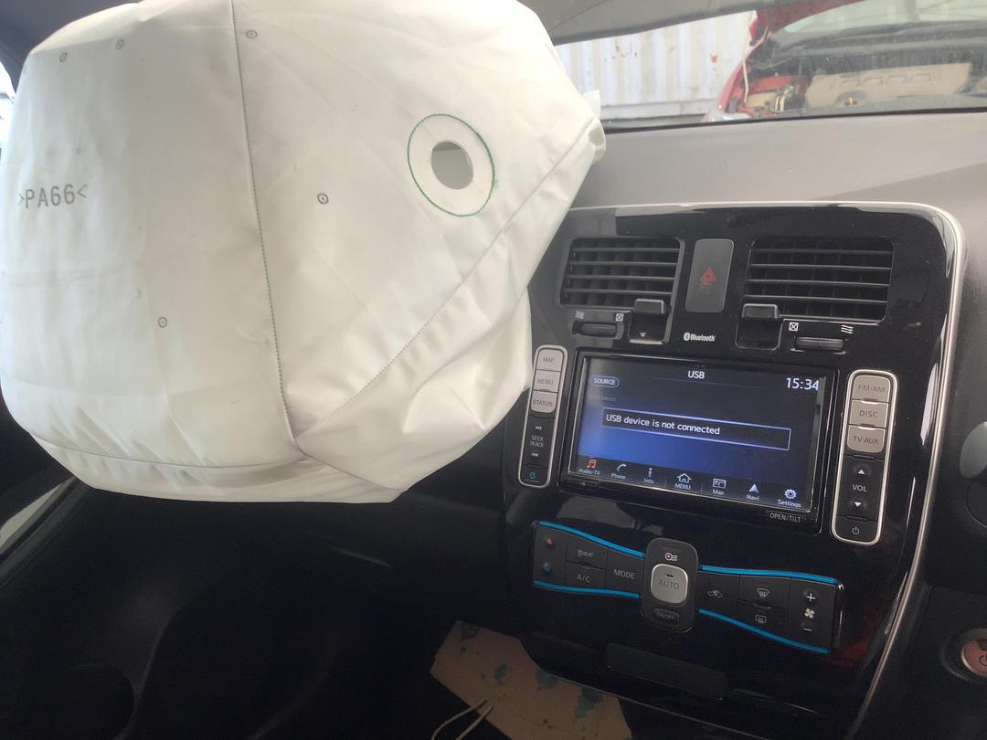 Photo '16' of Nissan Leaf