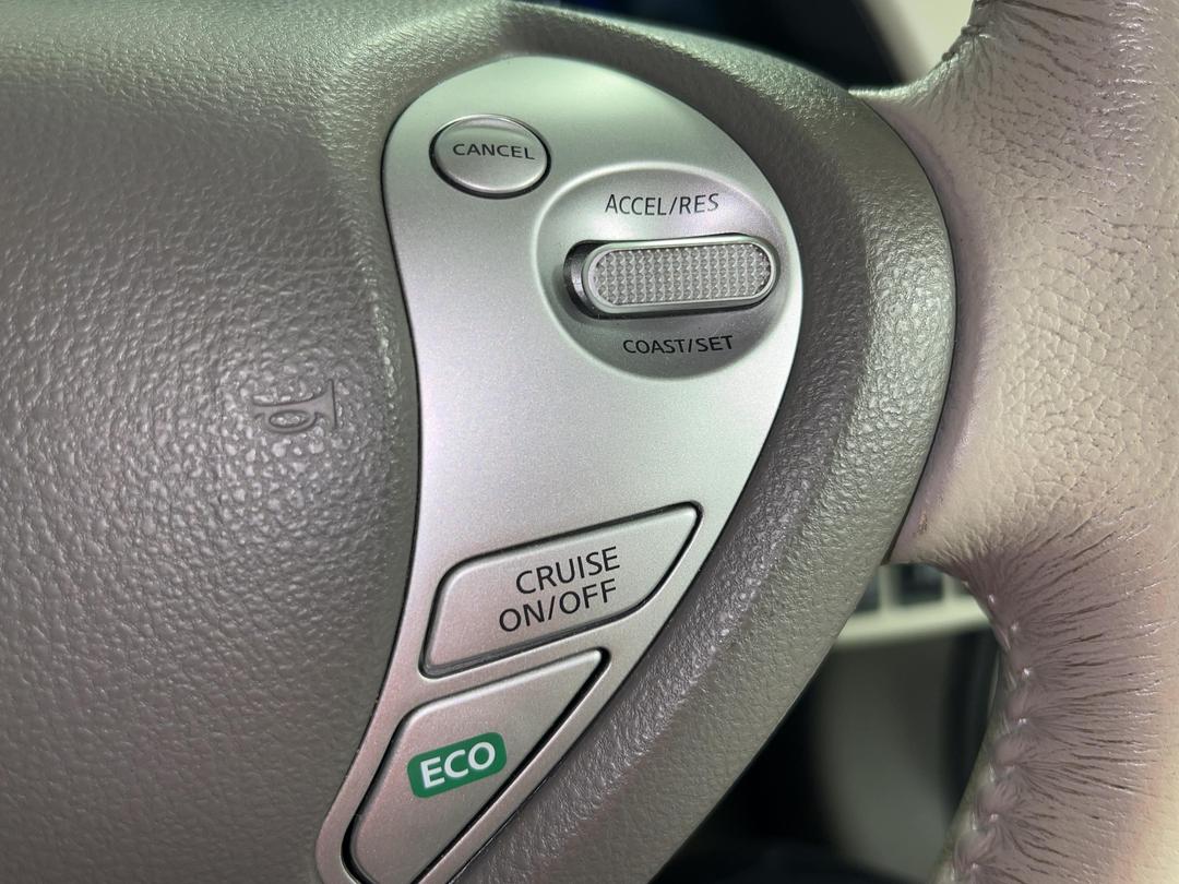 Photo '27' of Nissan Leaf