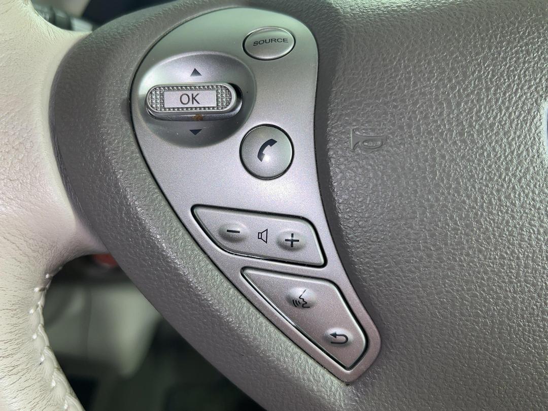 Photo '28' of Nissan Leaf