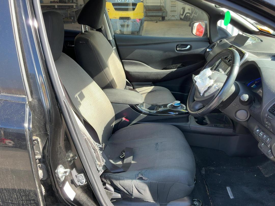 Photo '15' of Nissan Leaf