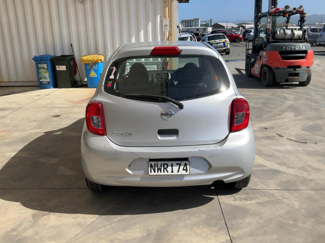 Photo '7' of Nissan March Photo '7' of Nissan March