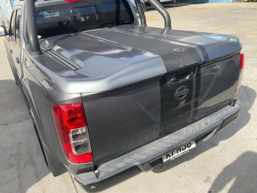 Photo '10' of Nissan Navara ST-X