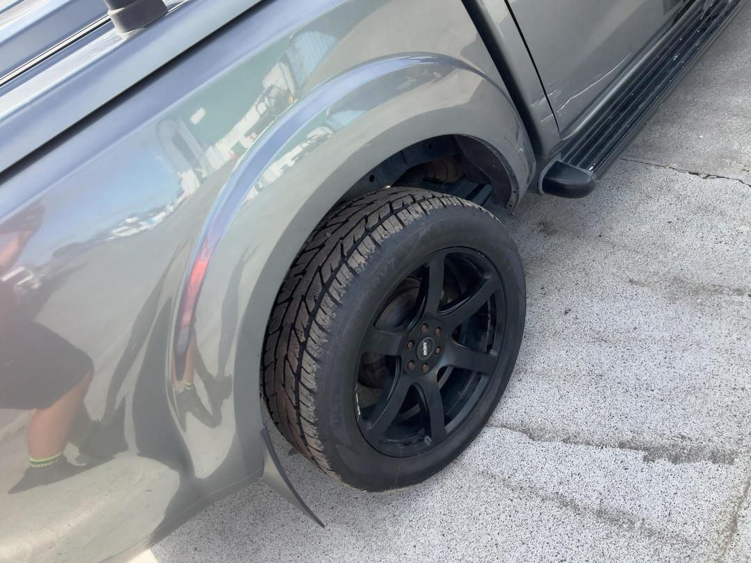 Photo '12' of Nissan Navara ST-X