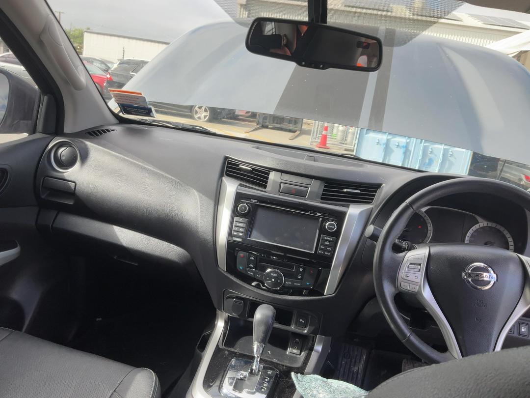 Photo '21' of Nissan Navara ST-X